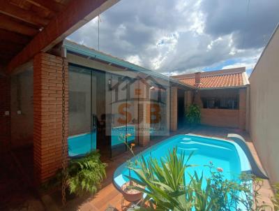 Casa para Venda, em So Joaquim da Barra, bairro JARDIM MORUMBI, 3 dormitrios, 3 banheiros, 1 sute, 4 vagas